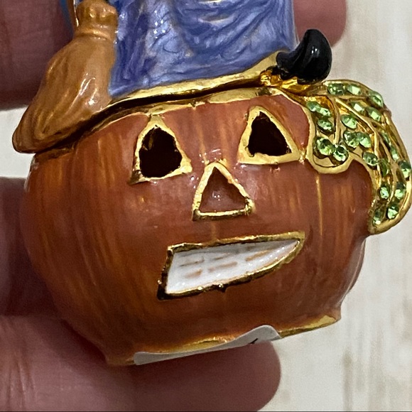 Artform Witchiepoo Halloween Enamel Trinket - Picture 12 of 15